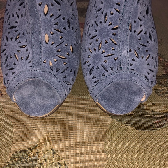 NWOB Browns Shoes Open Toe Blue Suede Booties, 8 - Picture 5 of 8